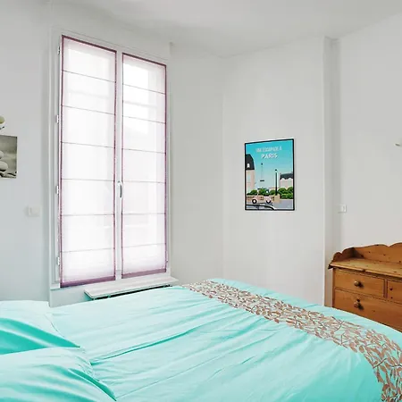 Jeanne D'arc - Patay Beautiful House פריז